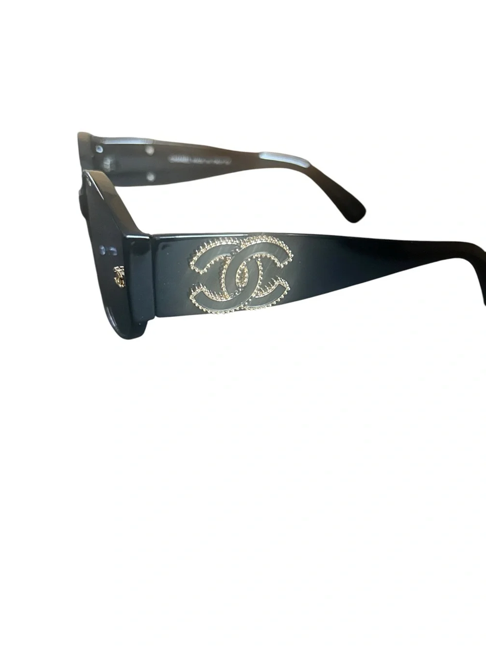 Black Oval Sunglasses with Logo Accent